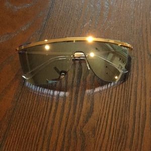 QUAY Get Right Sunglasses